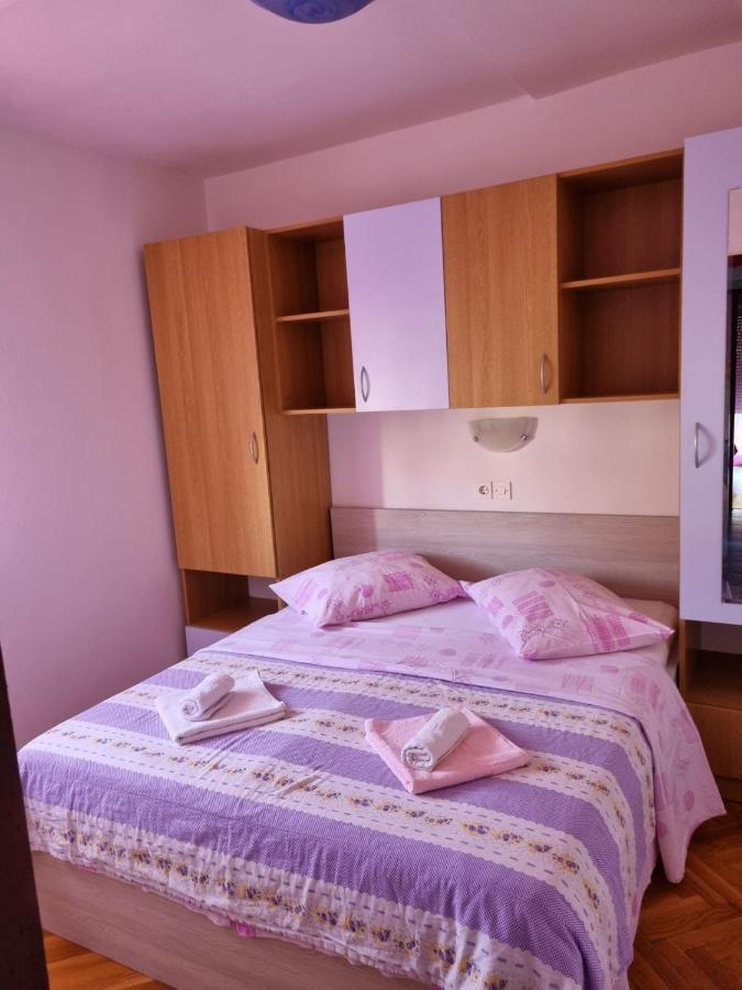 Ljubica & Ante Paparic Apartment Lopar Luaran gambar